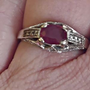 Gorgeous genuine ruby in white gold setting ring w diamond chips ring sz 6 3/4-7